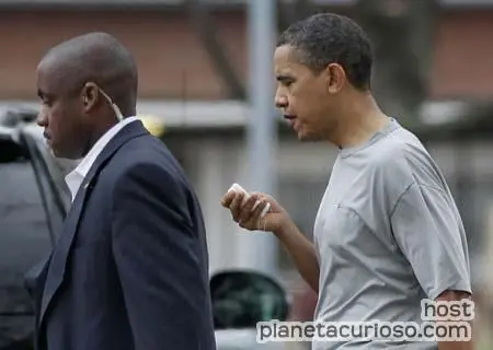 Obama recibe 12 puntos por golpe en el labio jugando balonce