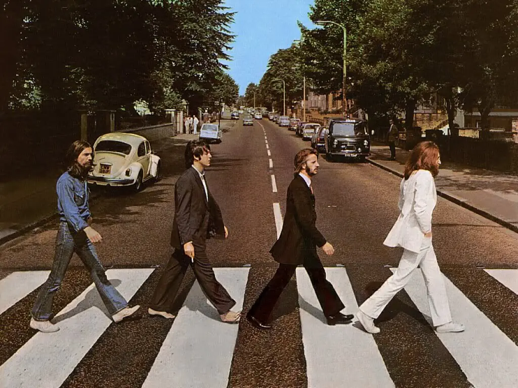 Mensajes subliminales en the beatles, disney, publicidades!!