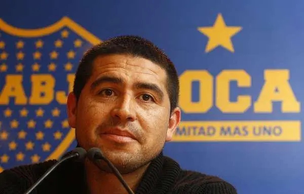 Román cierra bocas...