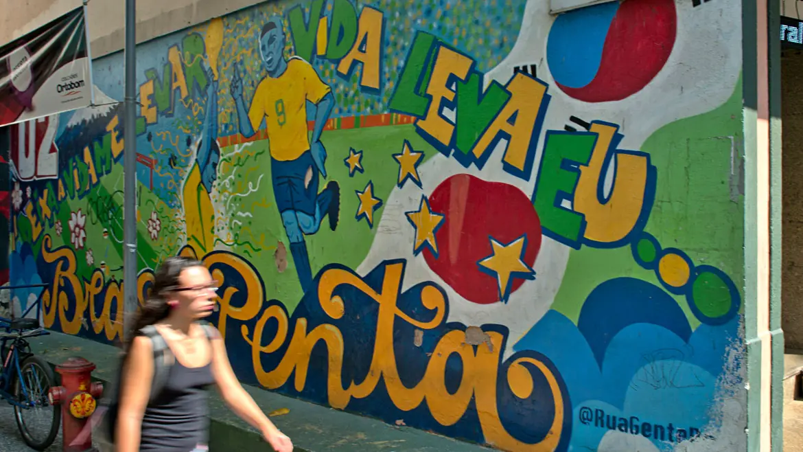 Murales mundialistas cubren las paredes de Brasil