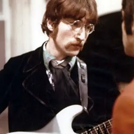 John Lennon era un ser fragil,depresivo e infeliz