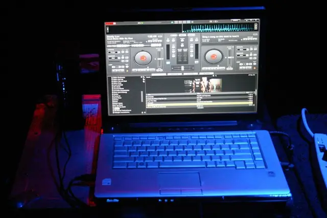 djs