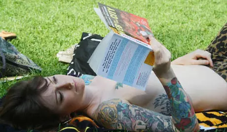 Lecturas topless, y algo más...