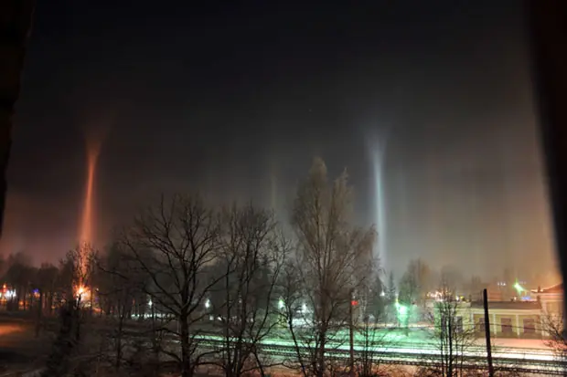 Pilares de luz natural en Sigulda