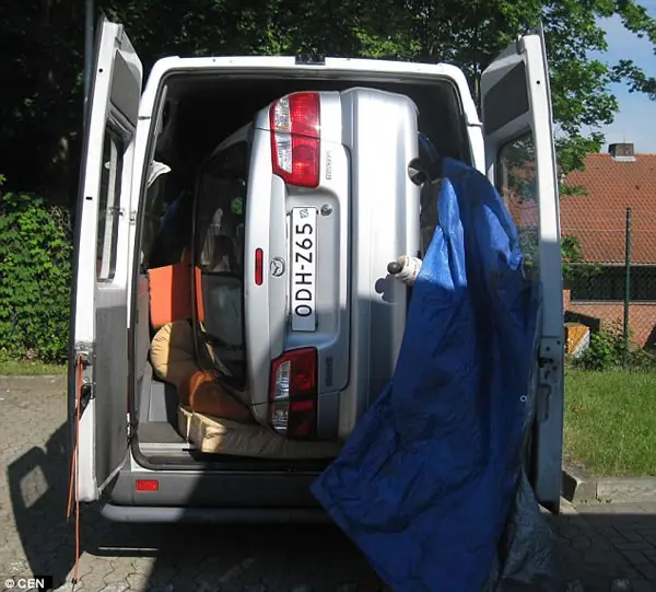 Un auto en furgoneta para evitar costo de remolque