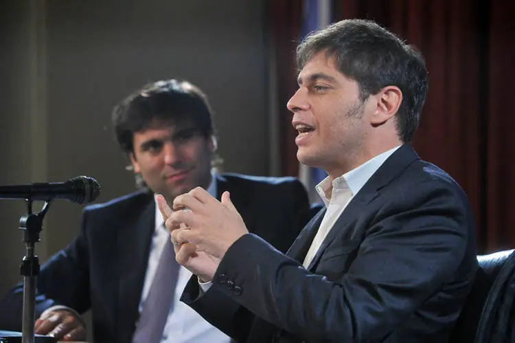 Se frena la economía: cayó 0,9% en marzo según el INDEC