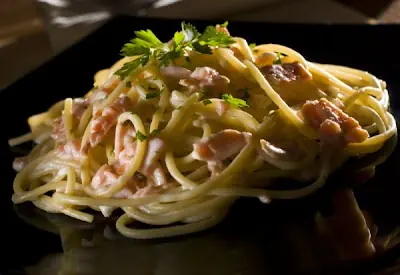 Spaghetti con salmón ahumado al vodka
