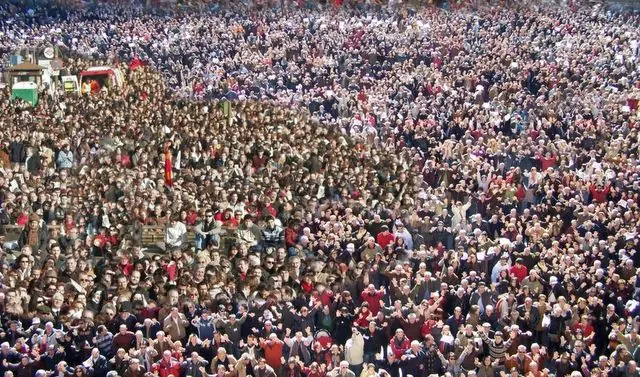 Como funciona el negocio de la religión.