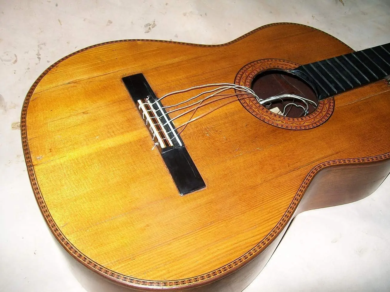 (lutheria) reparación de guitarra criolla Nuñez de 1968