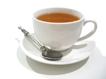 Encuentran pasto y trozos de árbol en los saquitos de té
