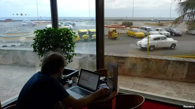 Comerse un cable: el acceso a Internet en Cuba