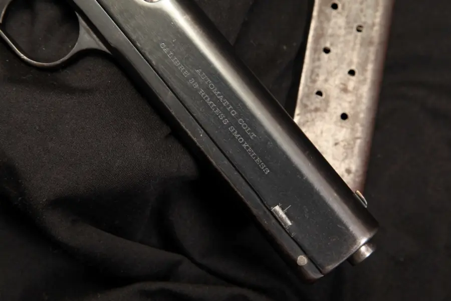 Pistola: Colt Modelo 1902