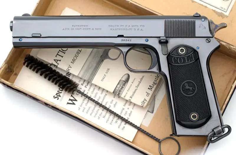 Pistola: Colt Modelo 1902