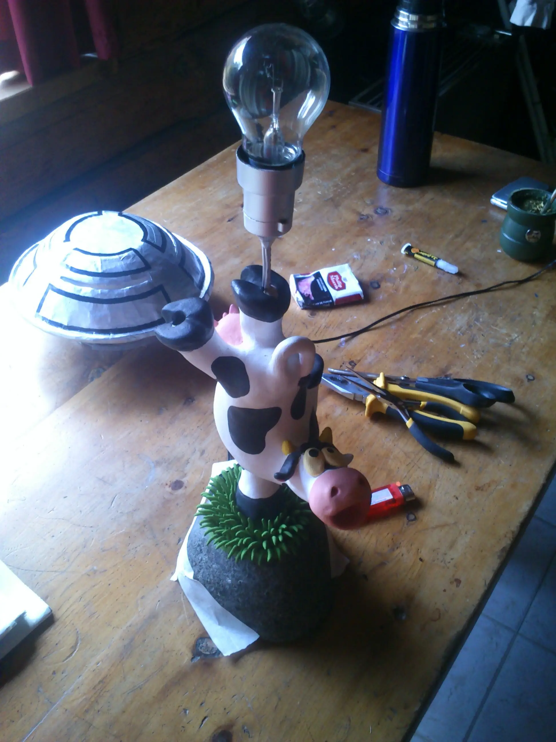 La vaca abducida (Lampara propia, paso a paso)Re editado