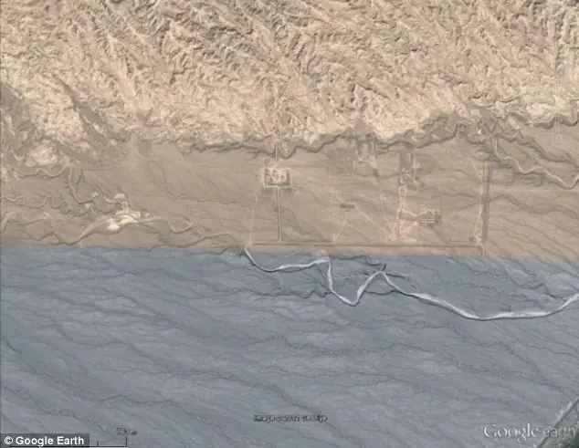 Misteriosos Edificios en Mitad del Desierto