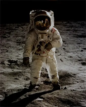 Astronautas logran sumar 1000 horas de caminatas espaciales