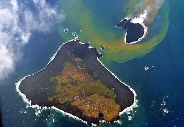 Isla japonesa multiplica su tamaño por cinco