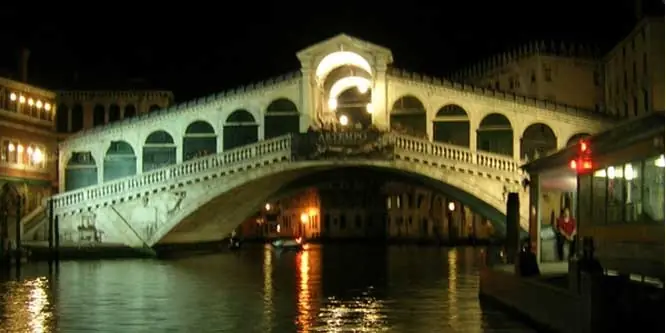 El Puente de Rialto, maravilla de Venecia