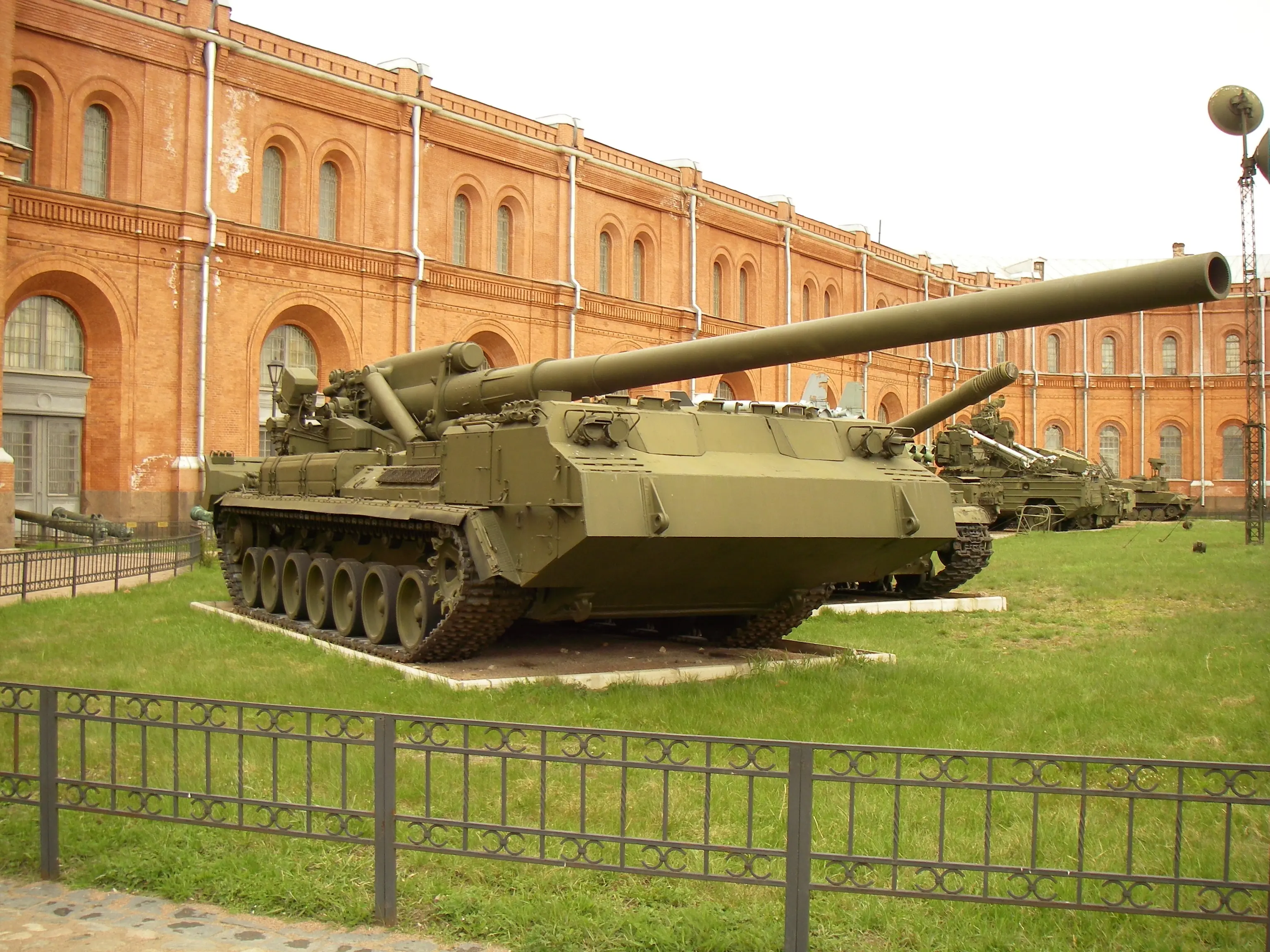 Cañon Autopropulsado Soviético 2S7 "Pion"