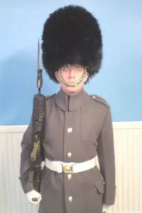 Despiden a guardia por insultar a la novia del príncipe