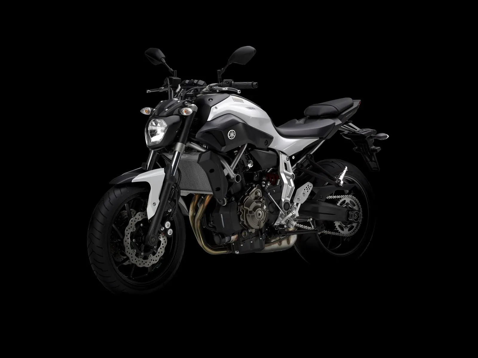 Yamaha MT-07, la hermana mediana del lado oscuro japonés