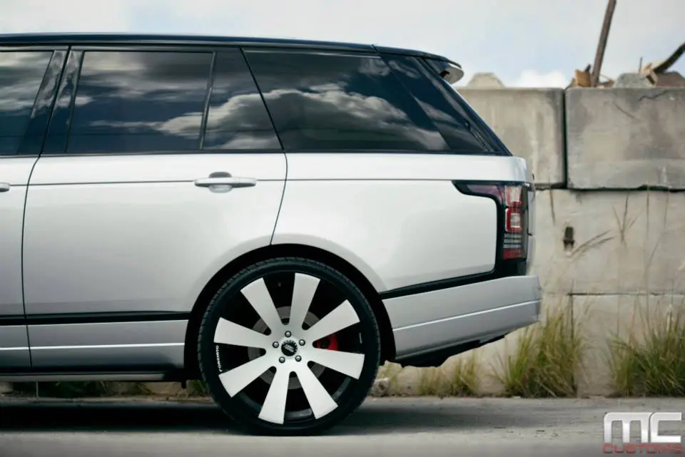 LR Range Rover con rines Forgiato