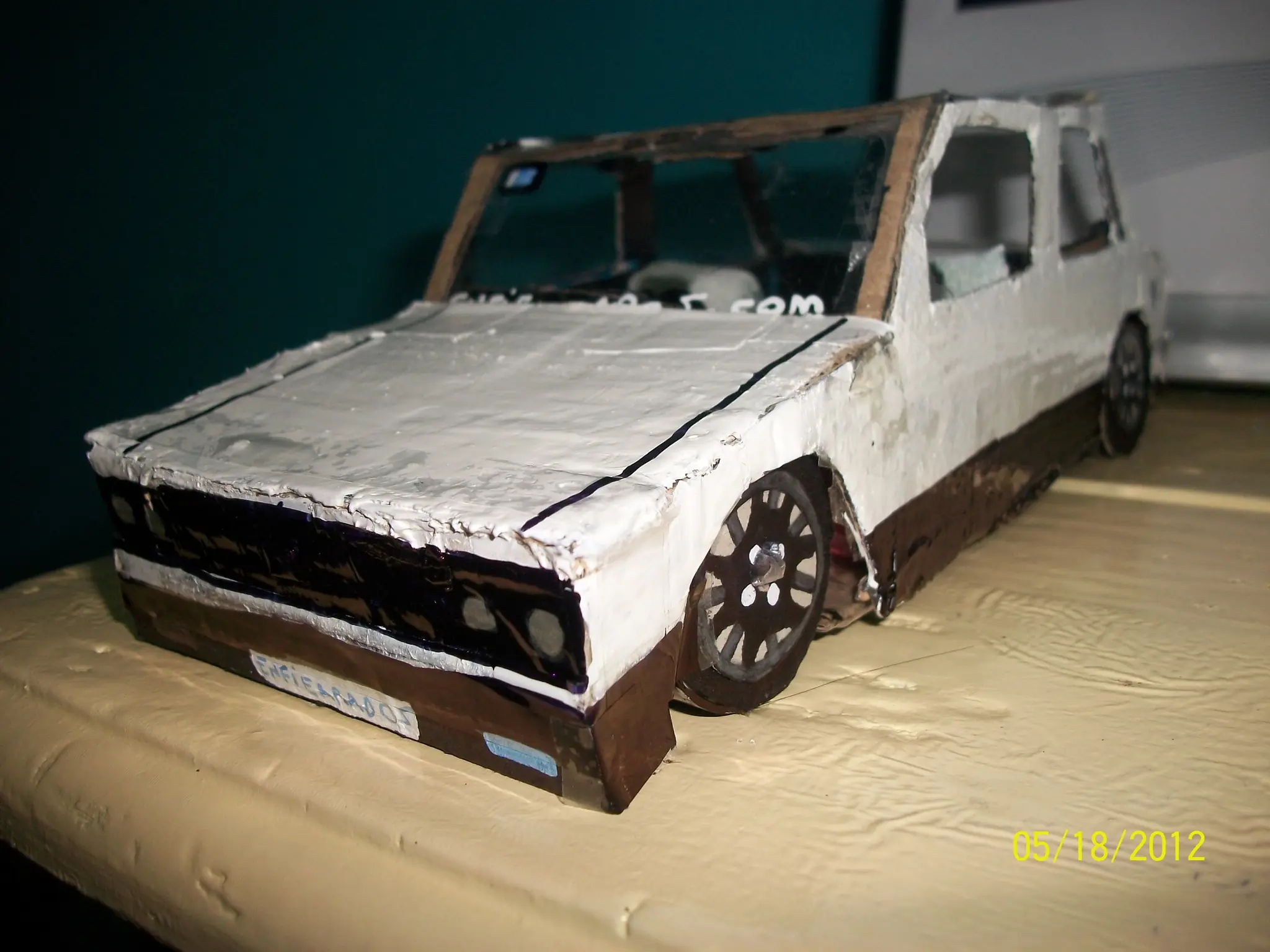 proyecto peugeot 504 de carton