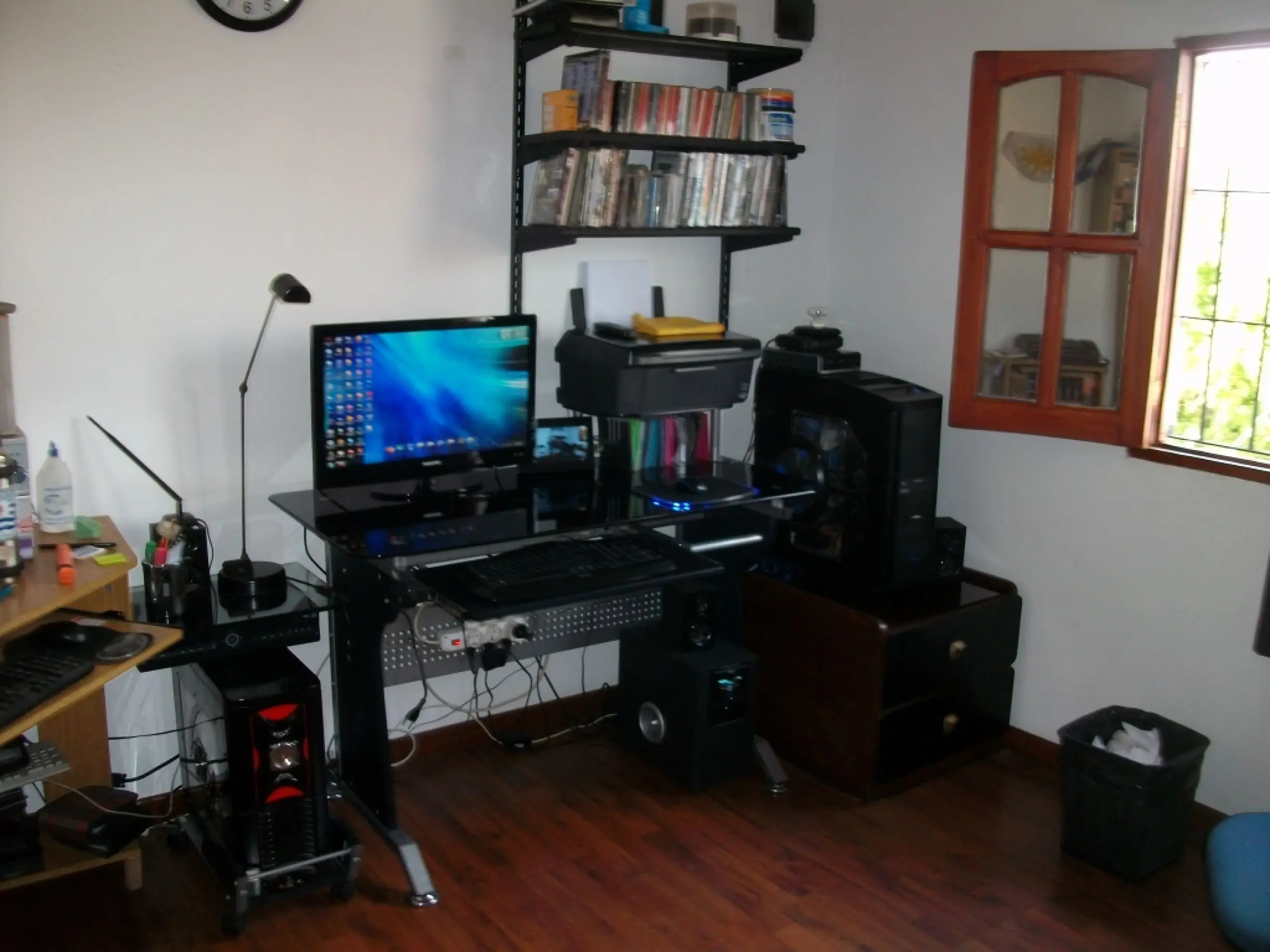 La compu de un taringero en un video de capusotto