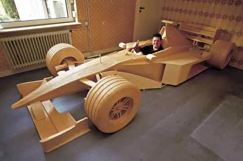 F1 McLaren hecho de cerillas