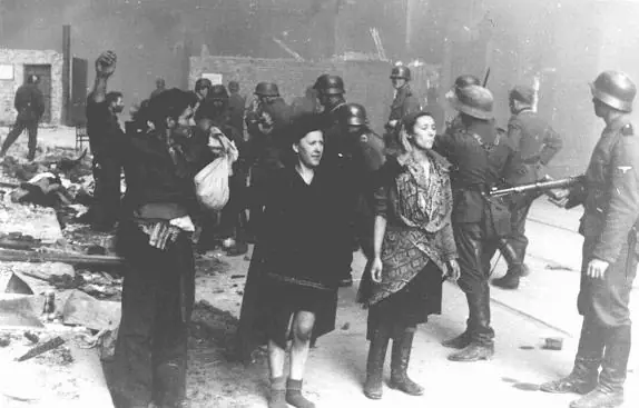 Los Nazis En la Ocupacion de Polonia...