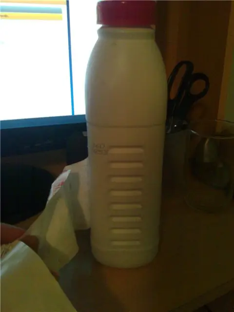 Porta-lapices con botella de leche :)