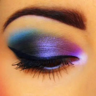 OJOS BONITOS