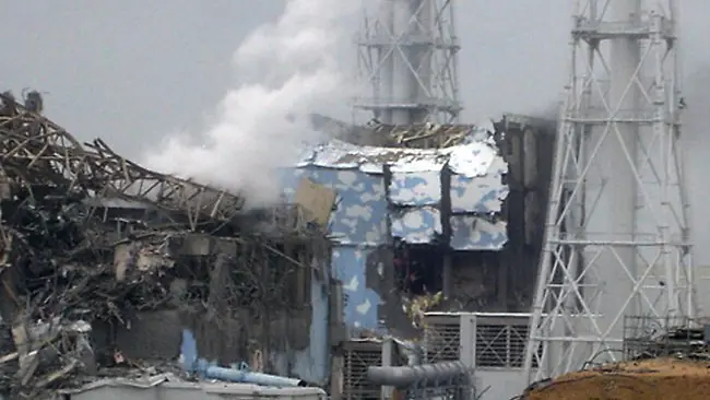 Japon construye muro de hielo para detener contaminacion