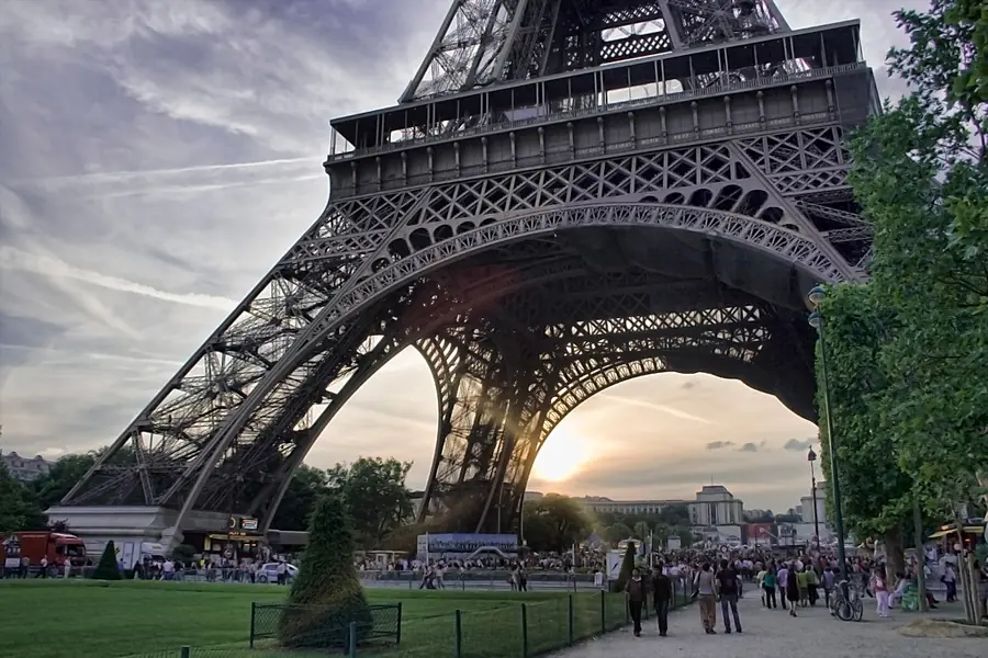 como se construyo la torre eiffel