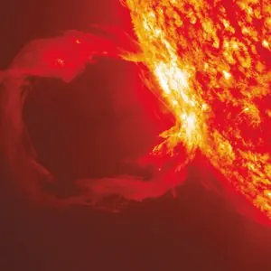 Científicos preparan predicción de tormenta solar