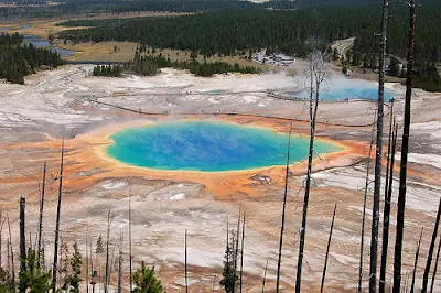 EEUU: el lago que parece un arco iris.