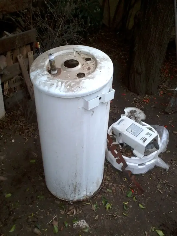 Reciclando un termotanque, armando una salamandra