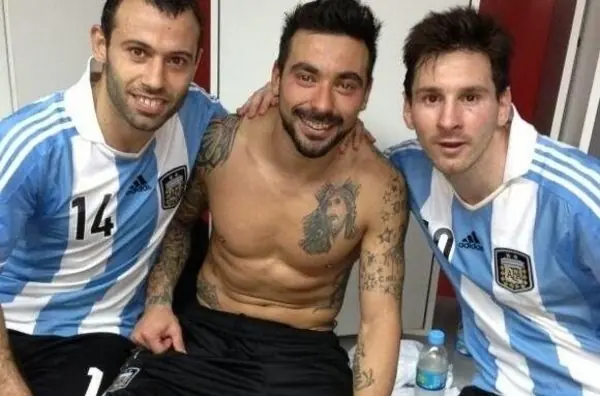Afuera Lavezzi por drogon