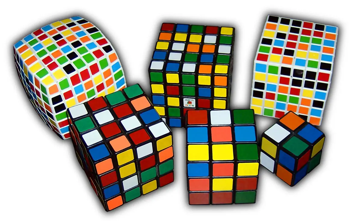 Origen y curiosidades sobre el cubo Rubik