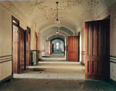 “Asylum”, de Chris Payne.