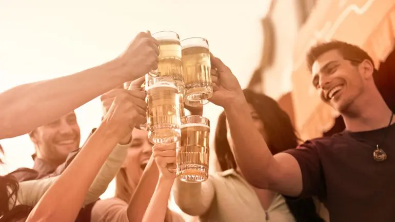 Chile y Argentina, los que más alcohol consumen.