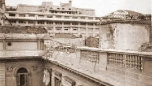 El bombardeo a Plaza de Mayo.