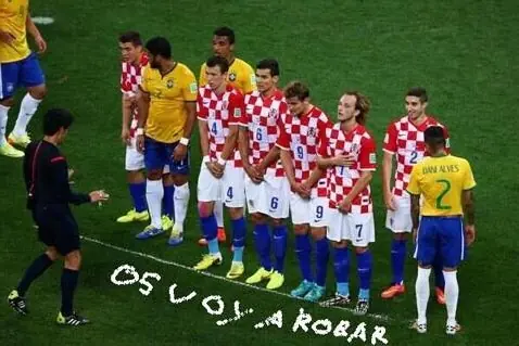 Los mejores memes del primer partido del mundial 2014 #RoboA