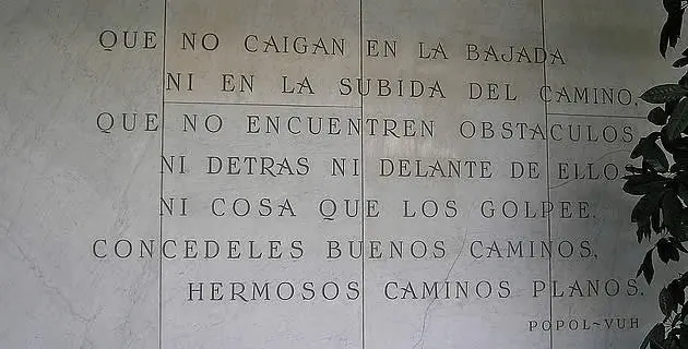Popol Vuh (Resumen, Ideas Centrales)
