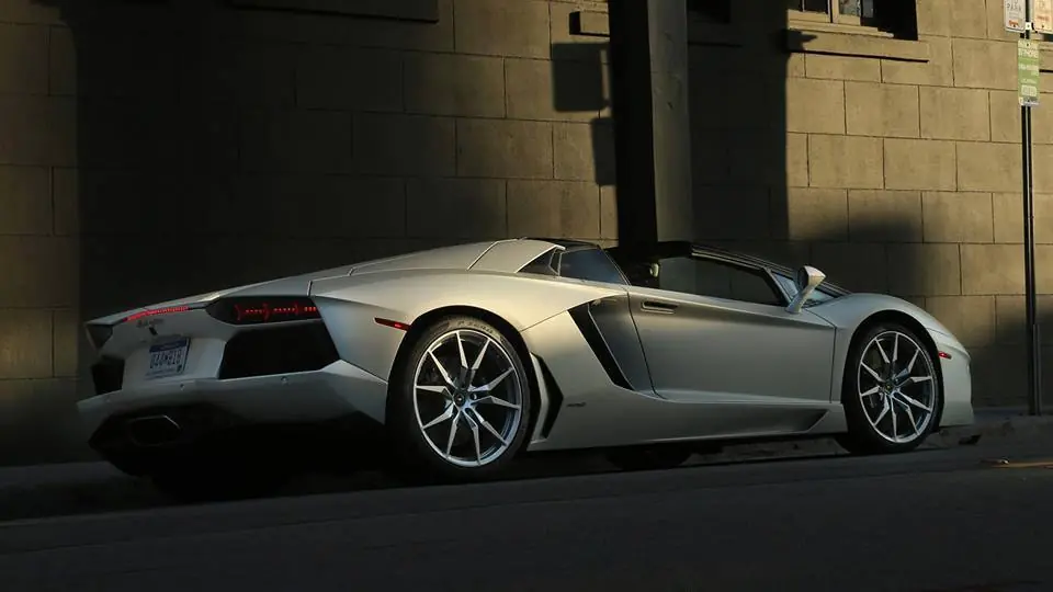compilado de autos (muchas imagenes para tu escritorio)