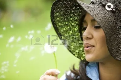 Porque el aliento es cálido y el soplido es frio?