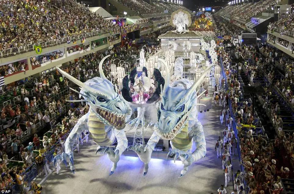 multitud .