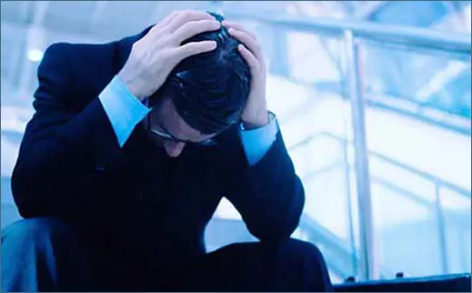 familia atormentada por el suicidio