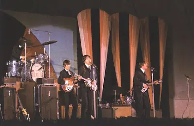 Beatles: The Beatles At The Hollywod Bowl - Contratapa