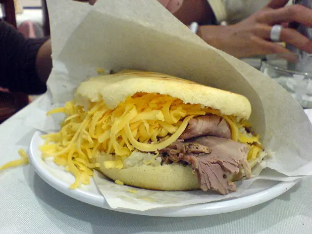 Los rellenos más famosos para las arepas